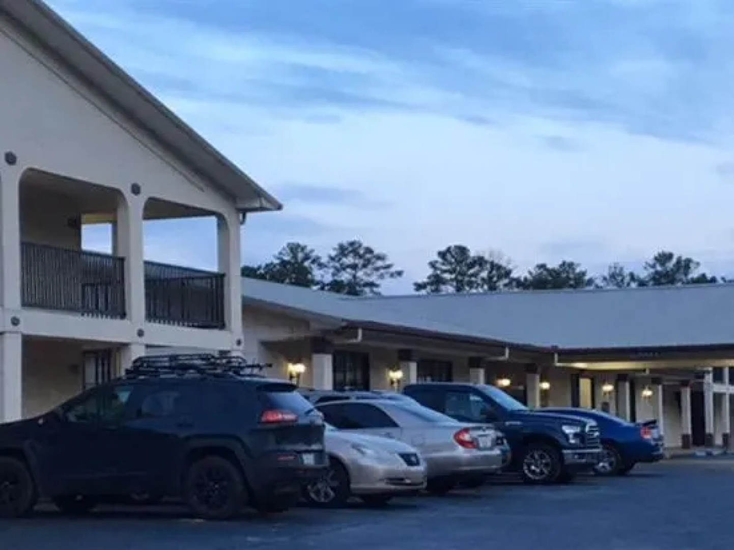 Budget Inn And Suites
