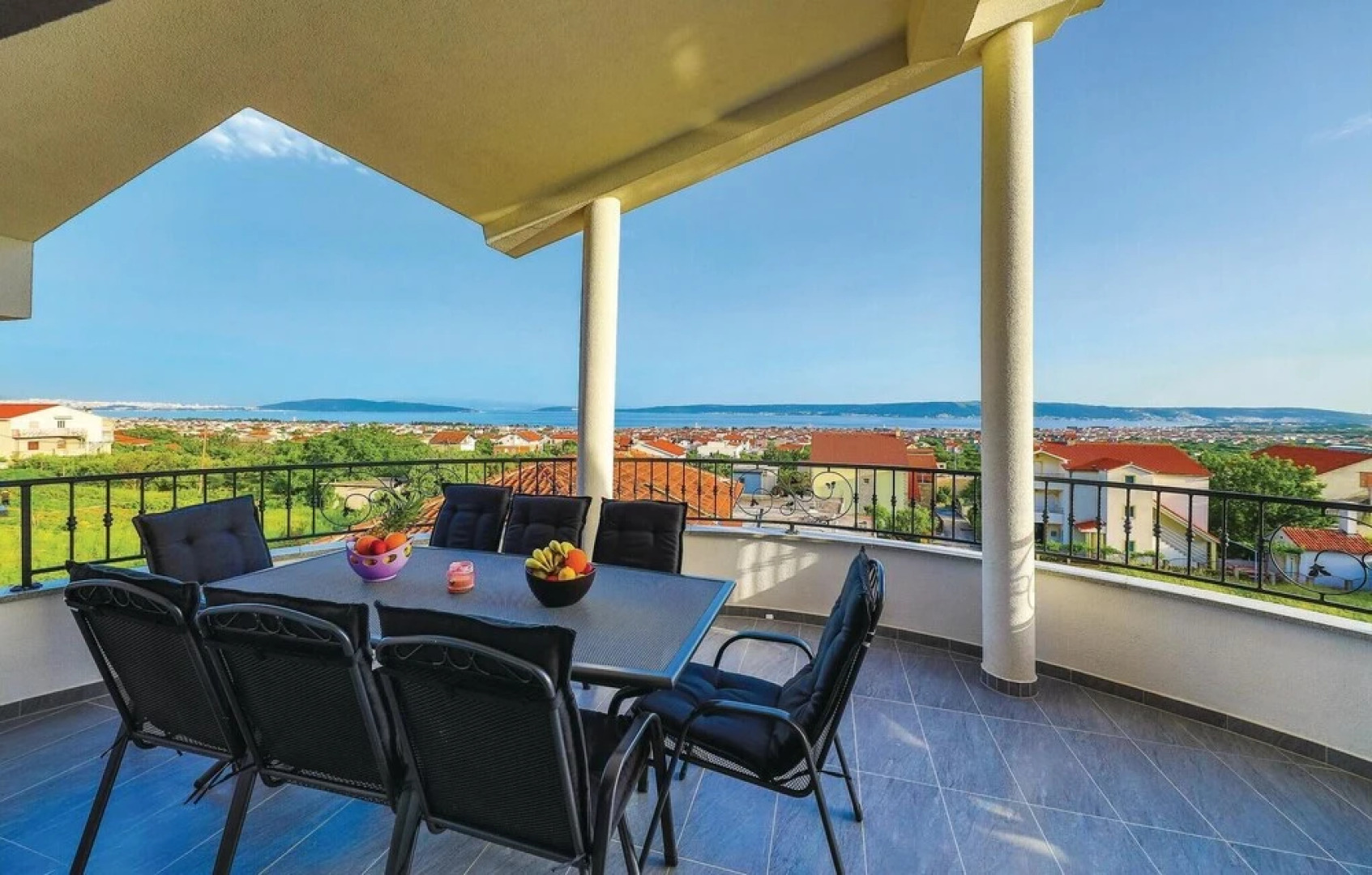 Beautiful Apartment in Kastel Stari With 4 Bedrooms, Wifi and Outdoor Swimming Pool