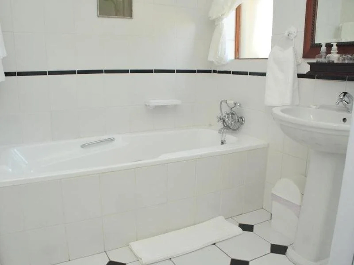 Sandbaai Country House