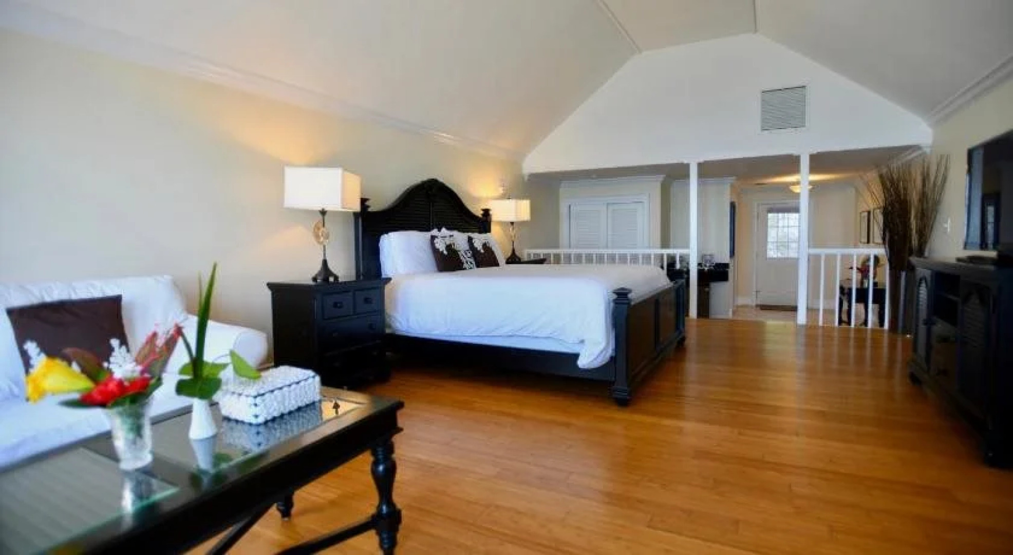 Bluff House Beach Resort & Marina