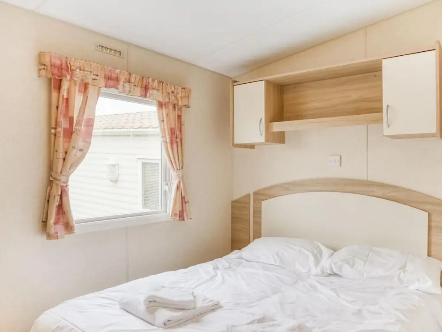 Gorgeous Home in Hastings With Sea Nearby