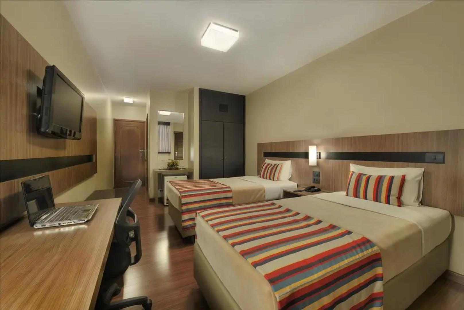 Hotel Deville Express Guaíra