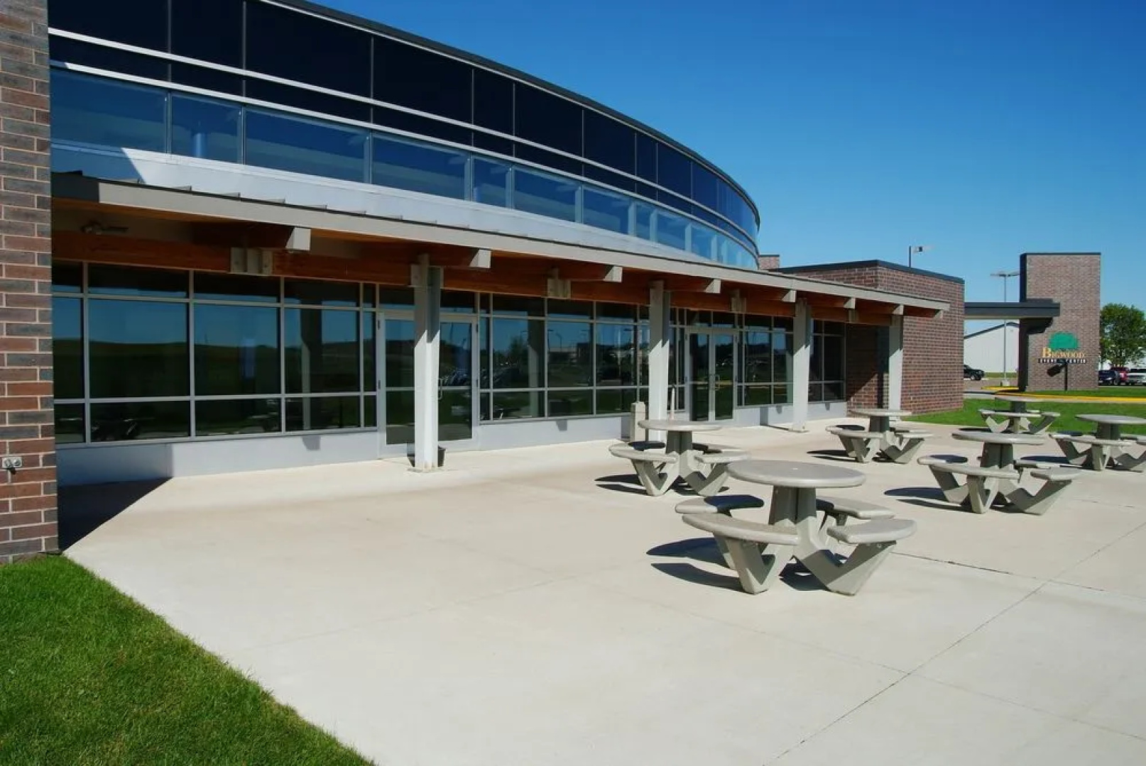 The Falls Inn & Suites / Bigwood Event Center