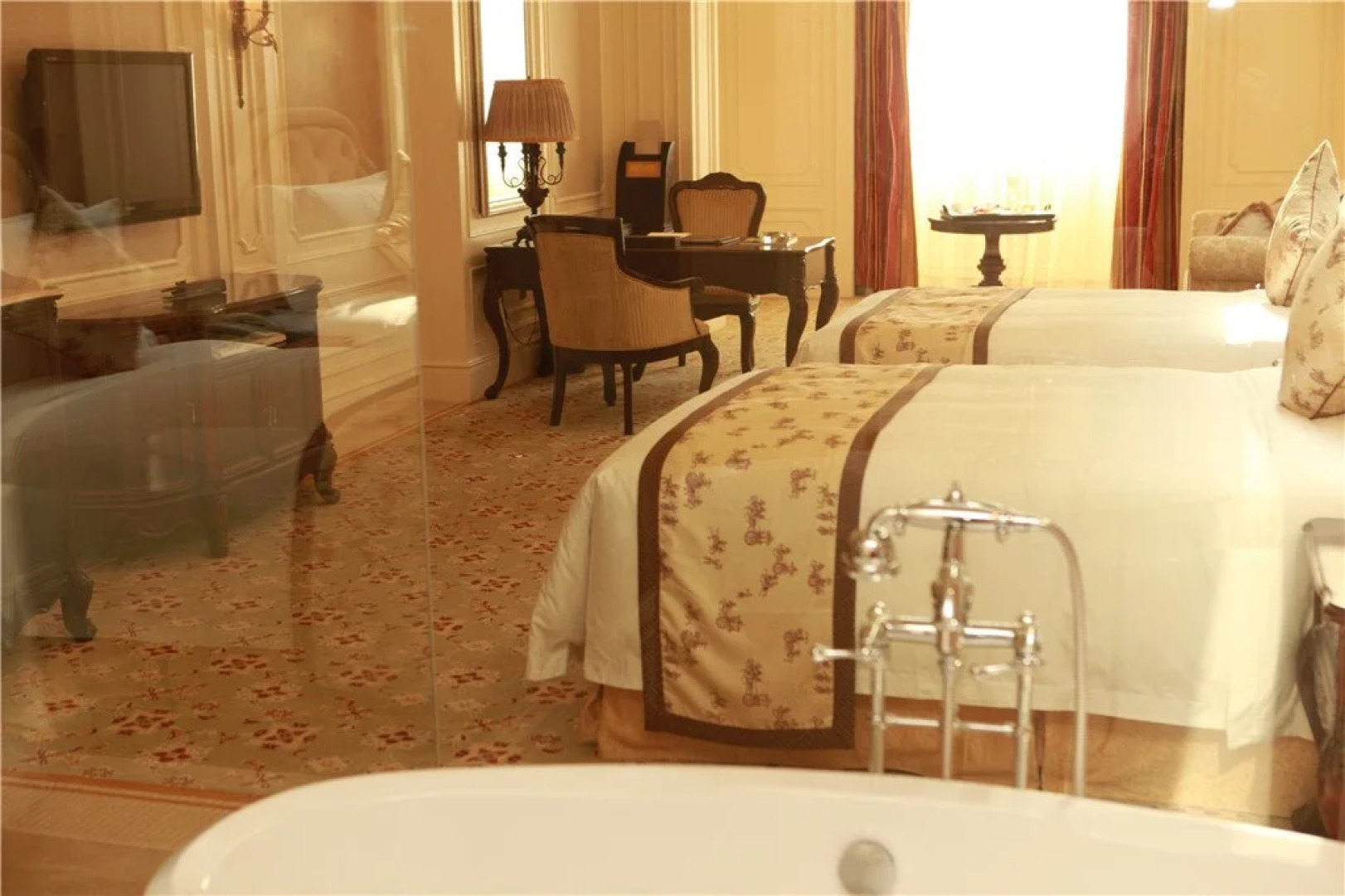 Dragon Lake Princess Hotel