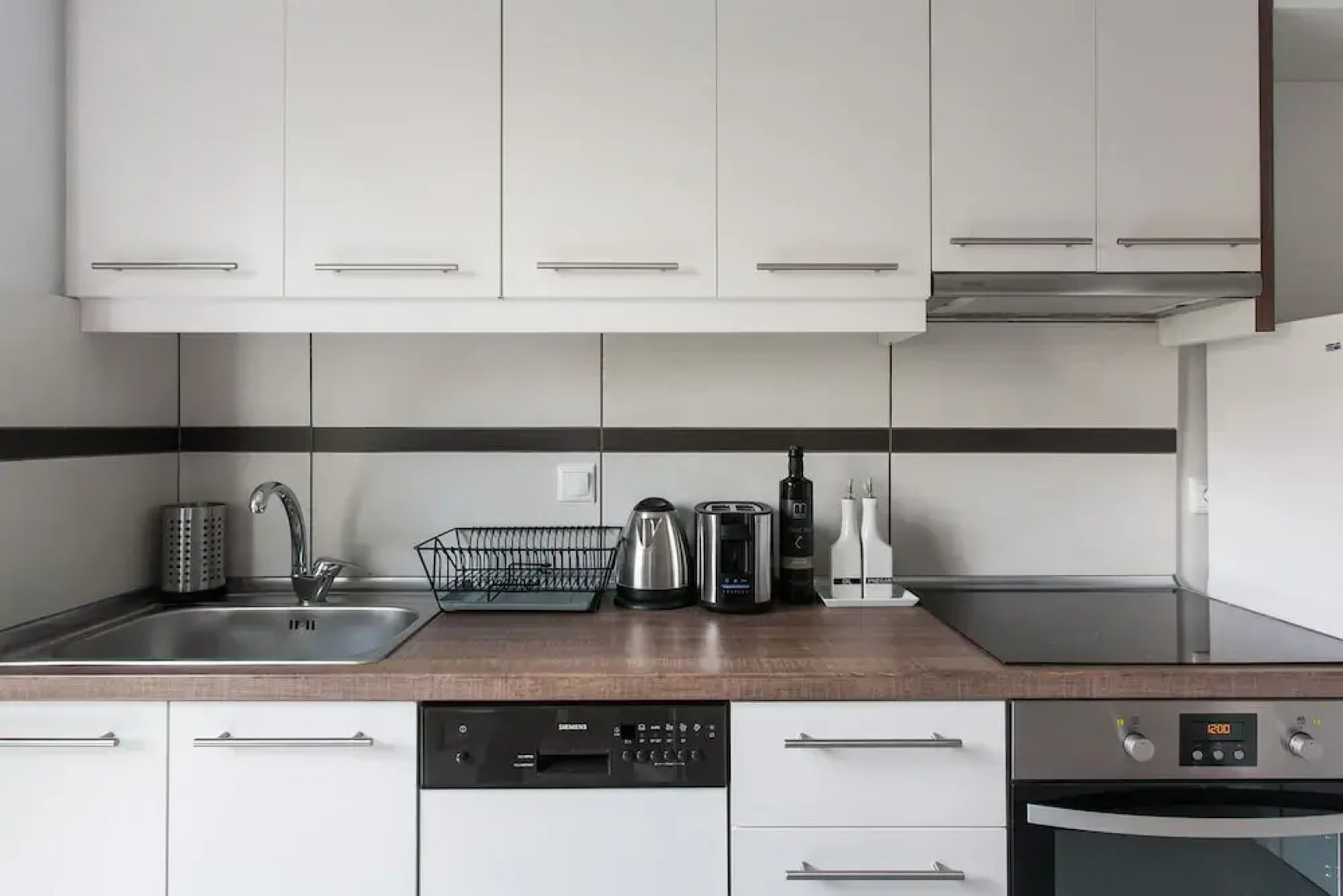 UPSTREET Modernized & Spacious 2BD Apartment in Chalandri