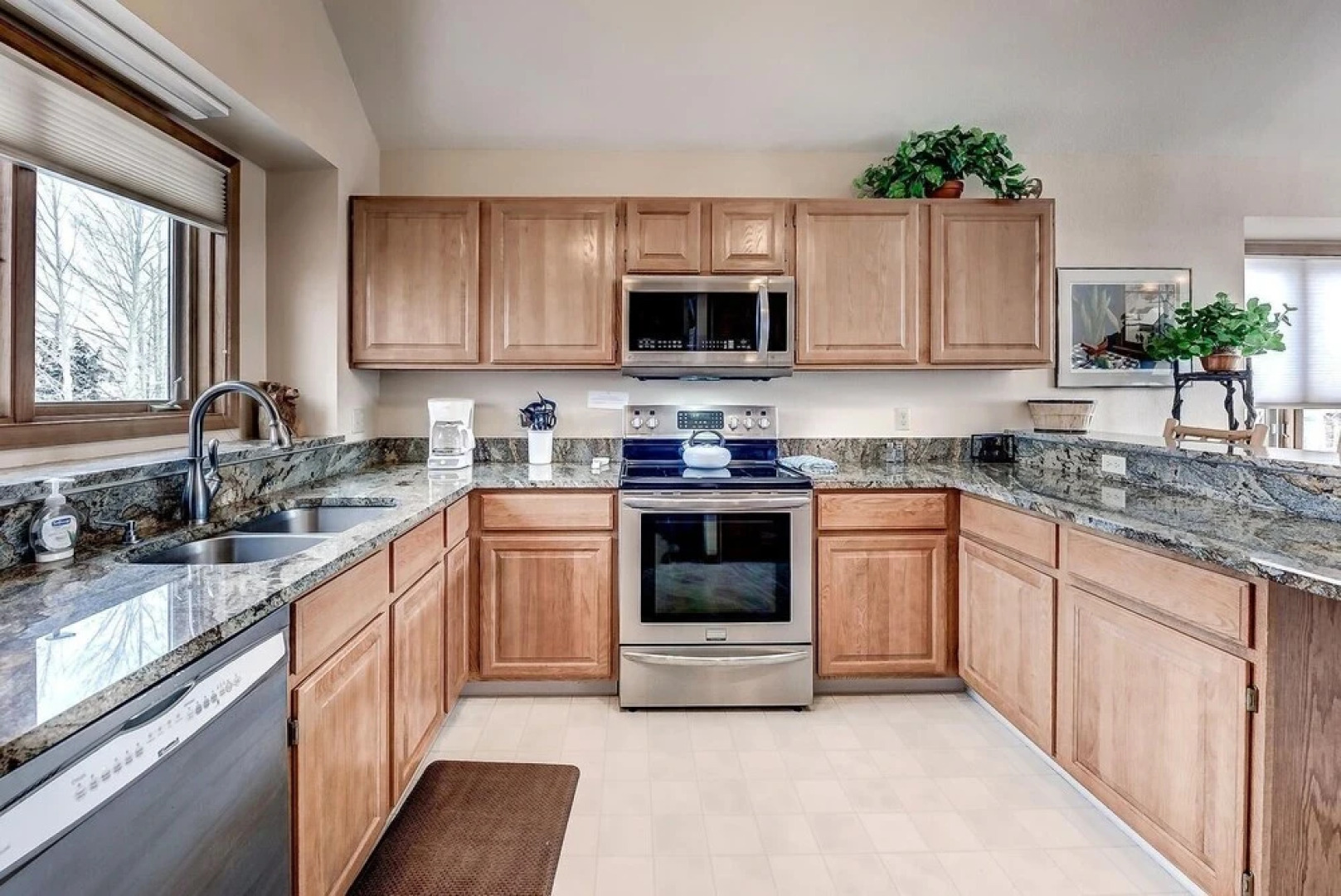 Pitkin Townhome - 704 3 Bedroom Townhouse by RedAwning