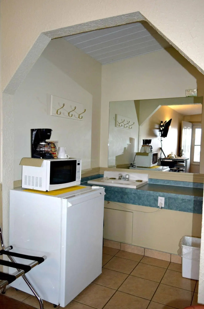 Centre Suites Inns Motel