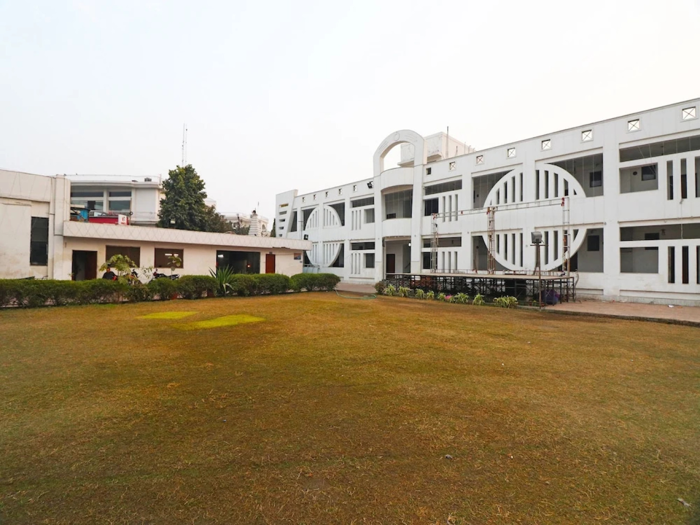 Oyo 15383 Hotel Grand Melrose