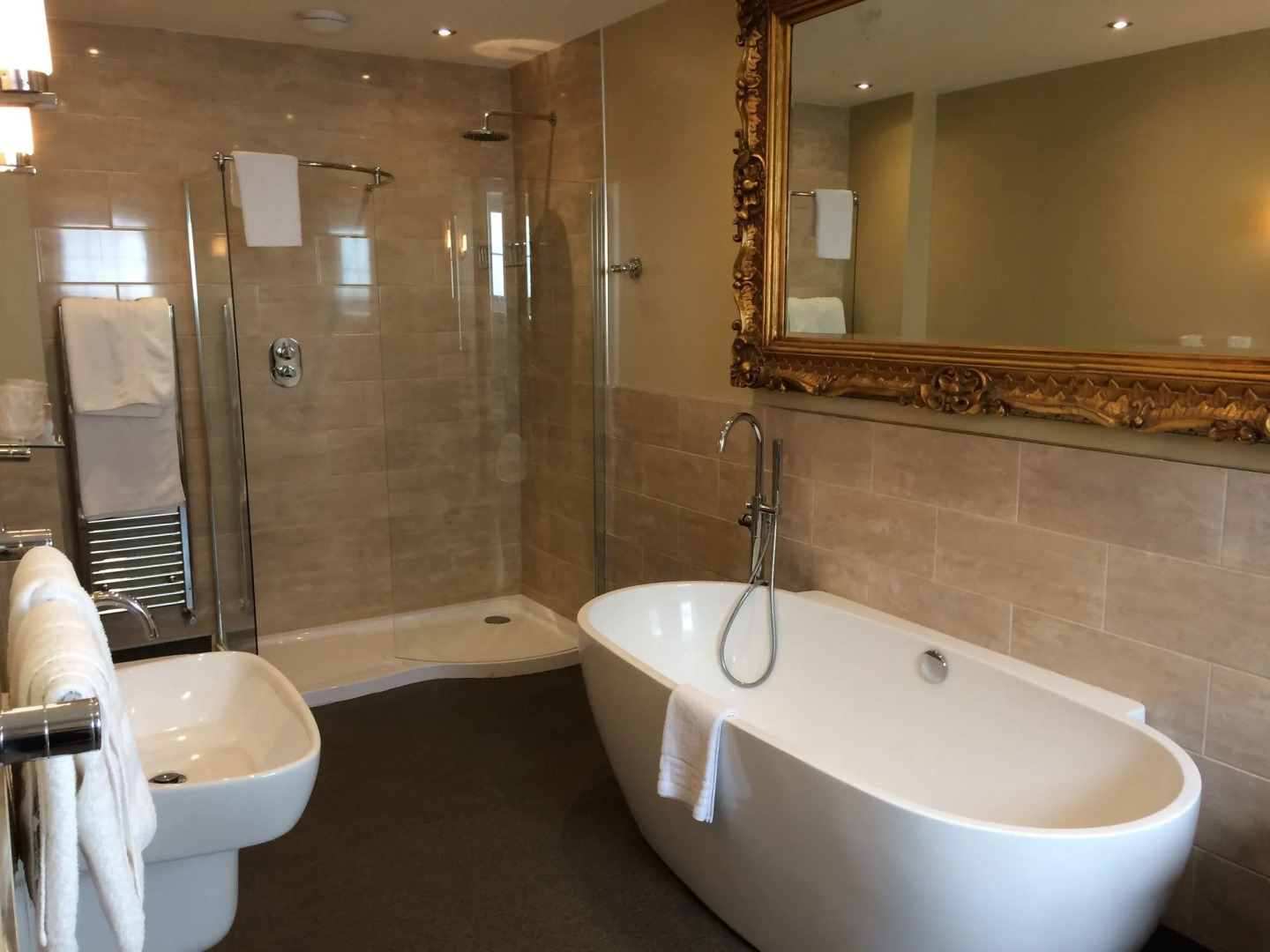 New House Country Hotel