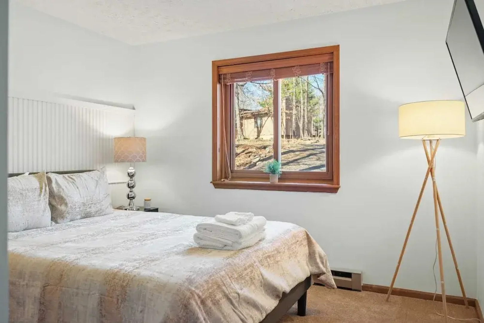 Pirate-themed Lakefront Home w/ Kayaks, Game Room, Views & Hidden Treasure Hunt