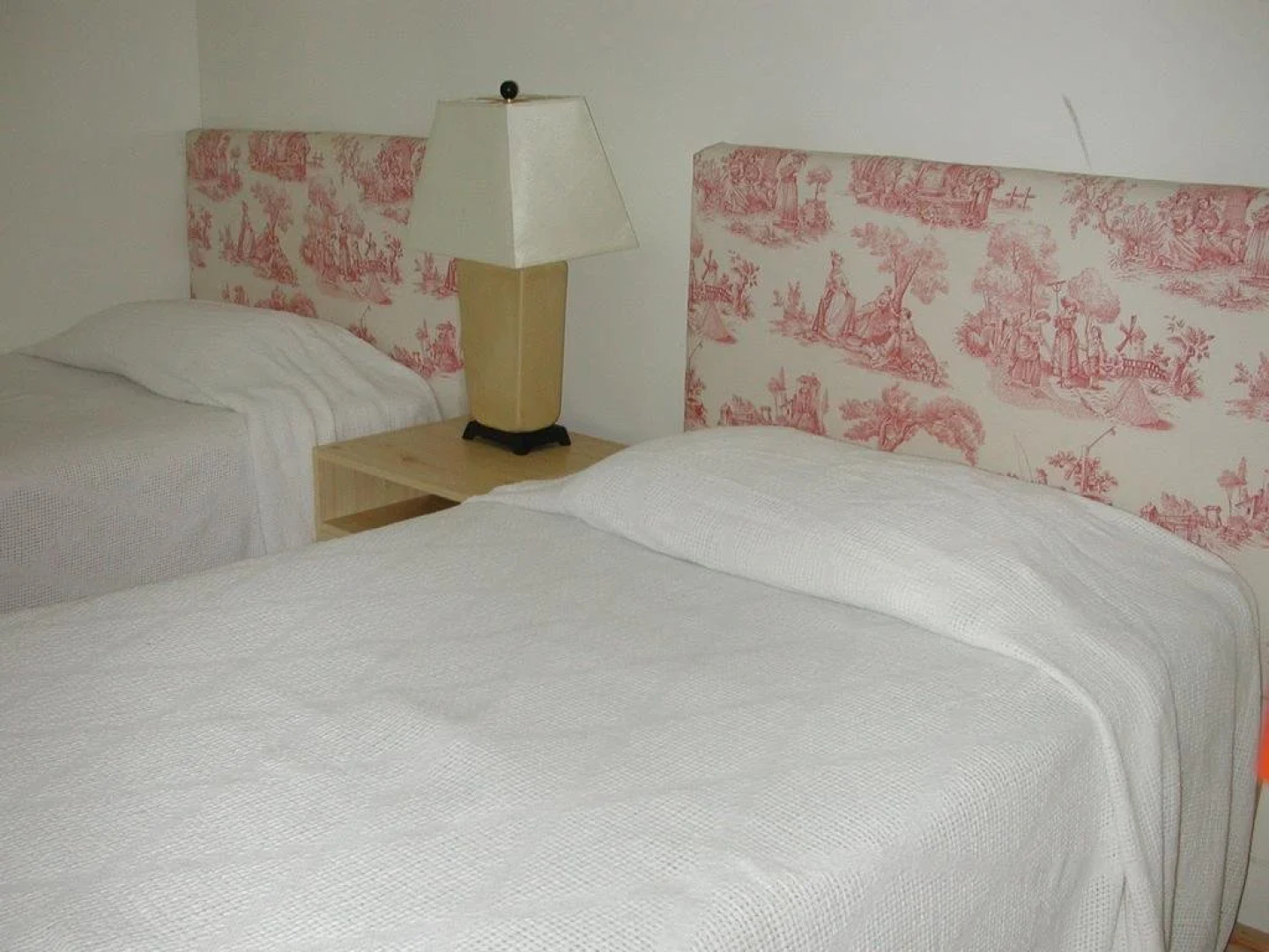 Birch Cliff Lodge on Baptiste Lake