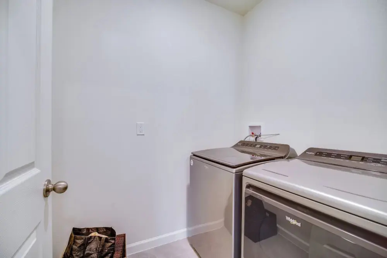 Pet-friendly Sebastian Retreat: 7 Mi to Beach!