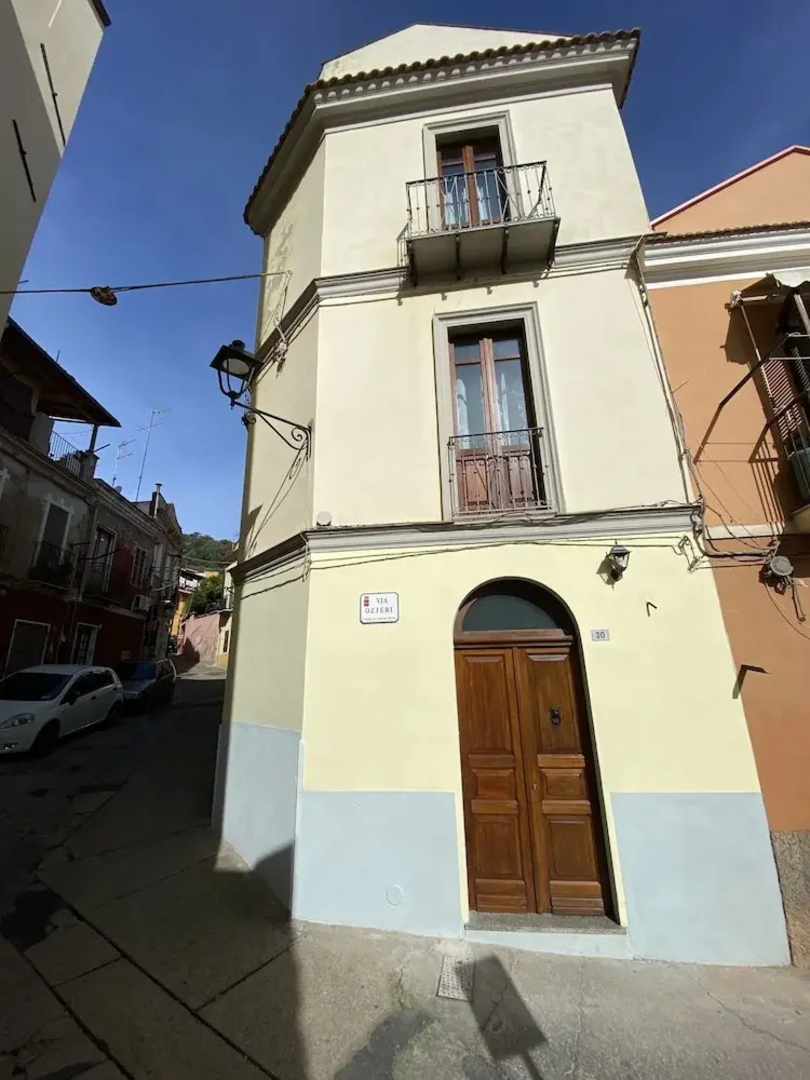 Sui Tetti Di Iglesias