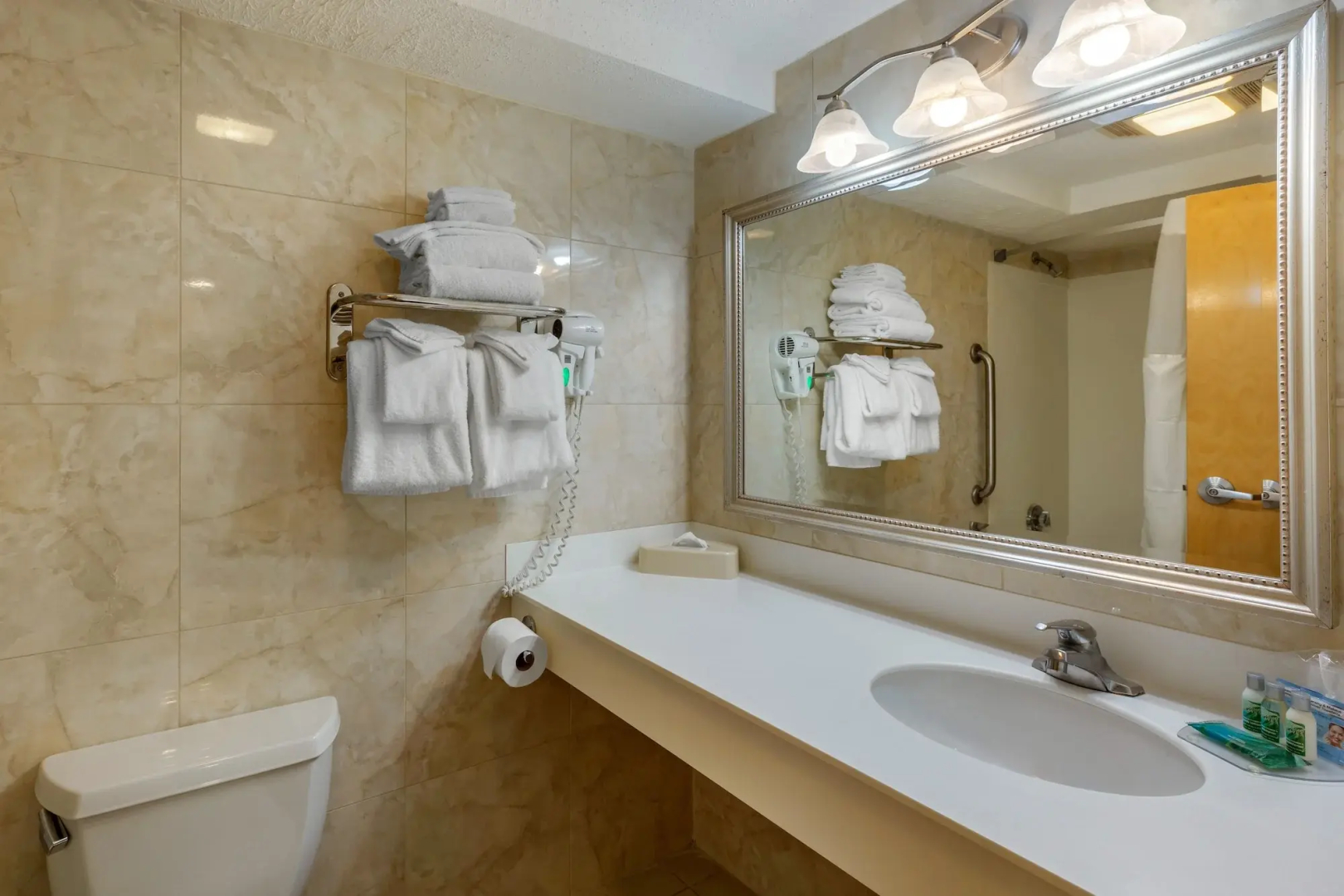 Comfort Inn at Newport Beach Middletown