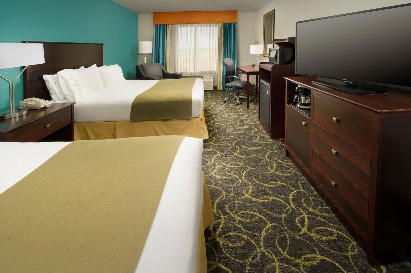 Holiday Inn Express & Suites DFW - Grapevine by IHG