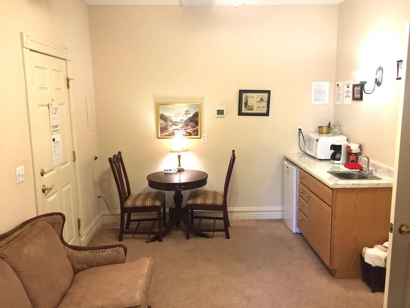 Hermann Crown Suites