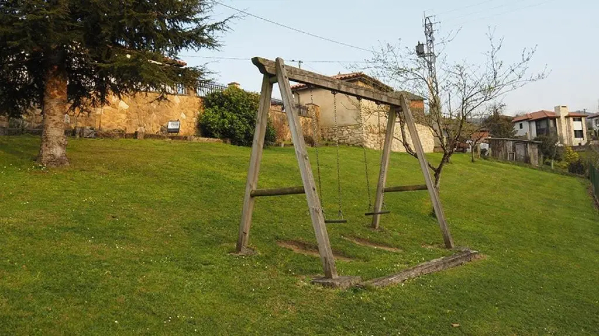 House with 5 Bedrooms in Sevares, with Wonderful Mountain View, Enclosed Garden And Wifi