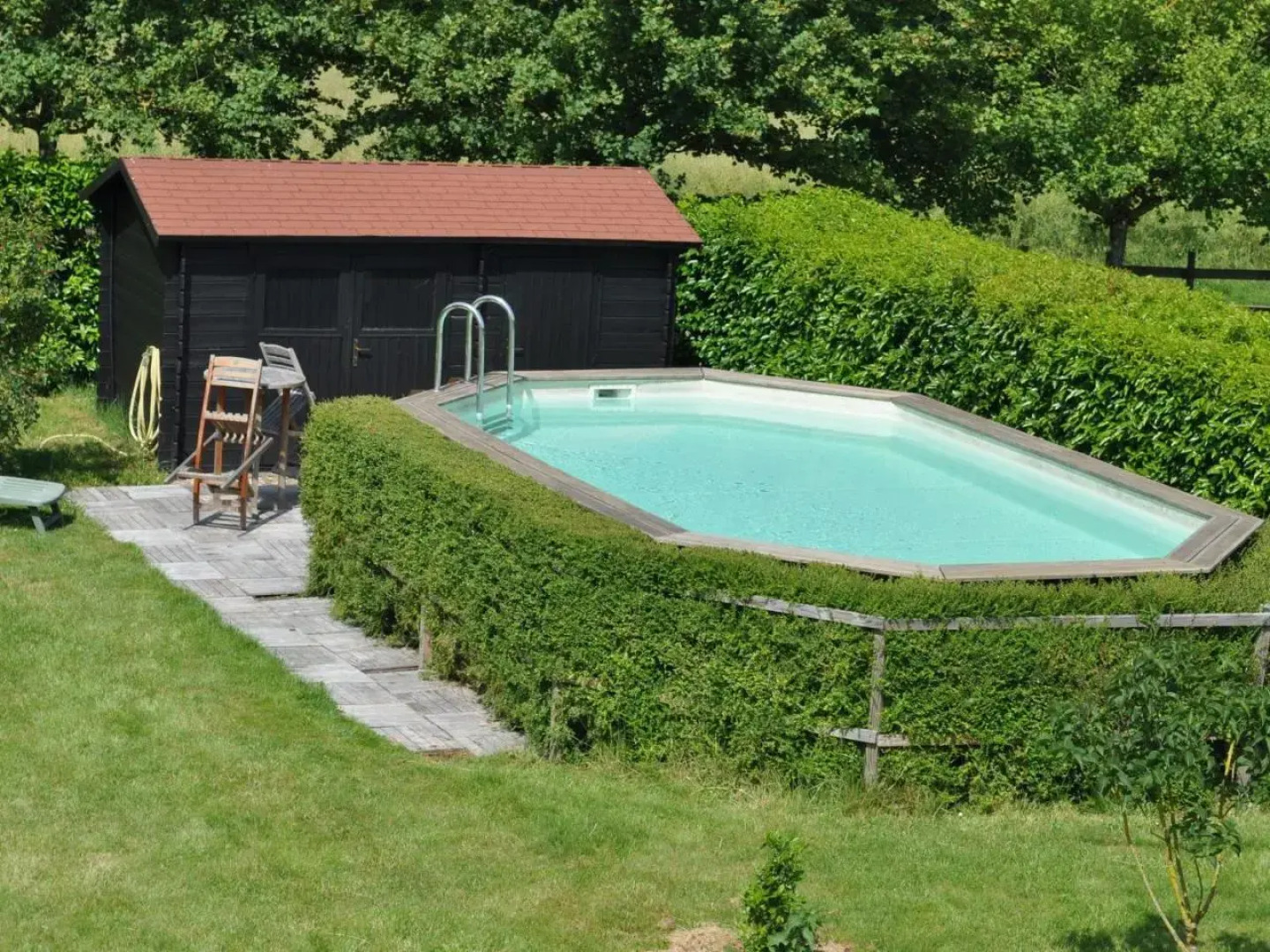 Snug Holiday Home In Chambourg-Sur-Indre With Pool