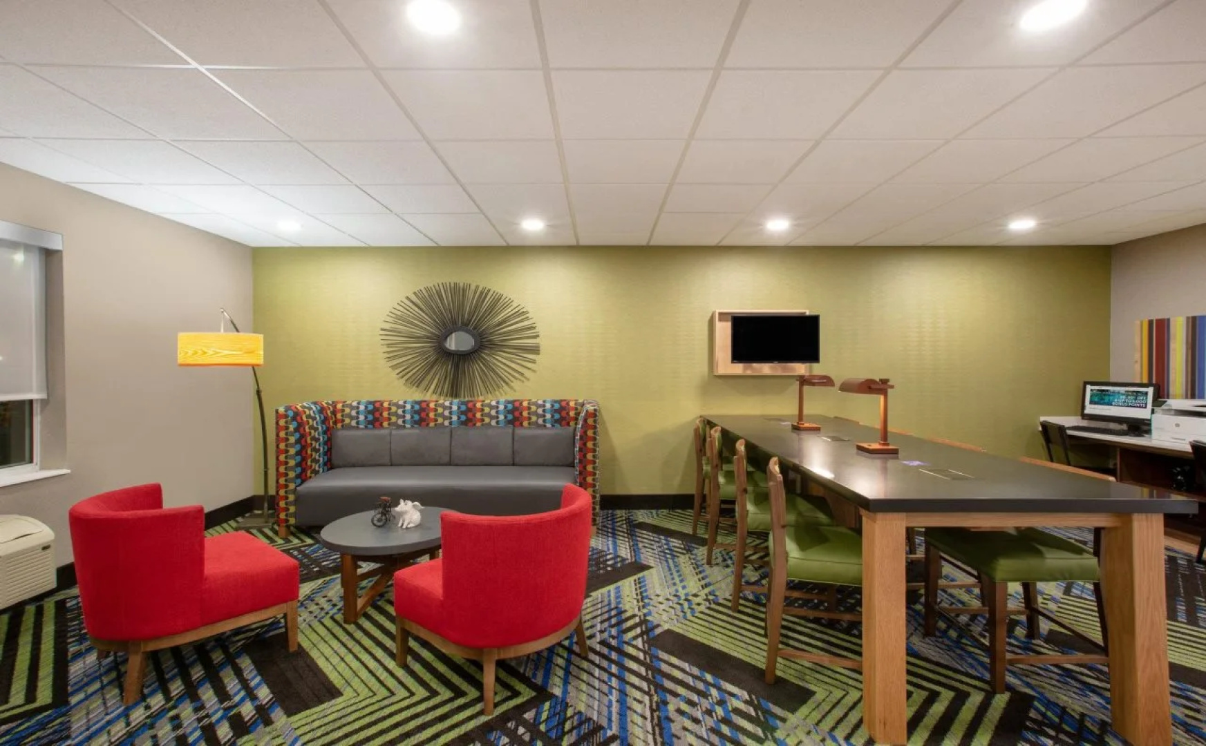 Holiday Inn Express Hotel & Suites Columbus by IHG