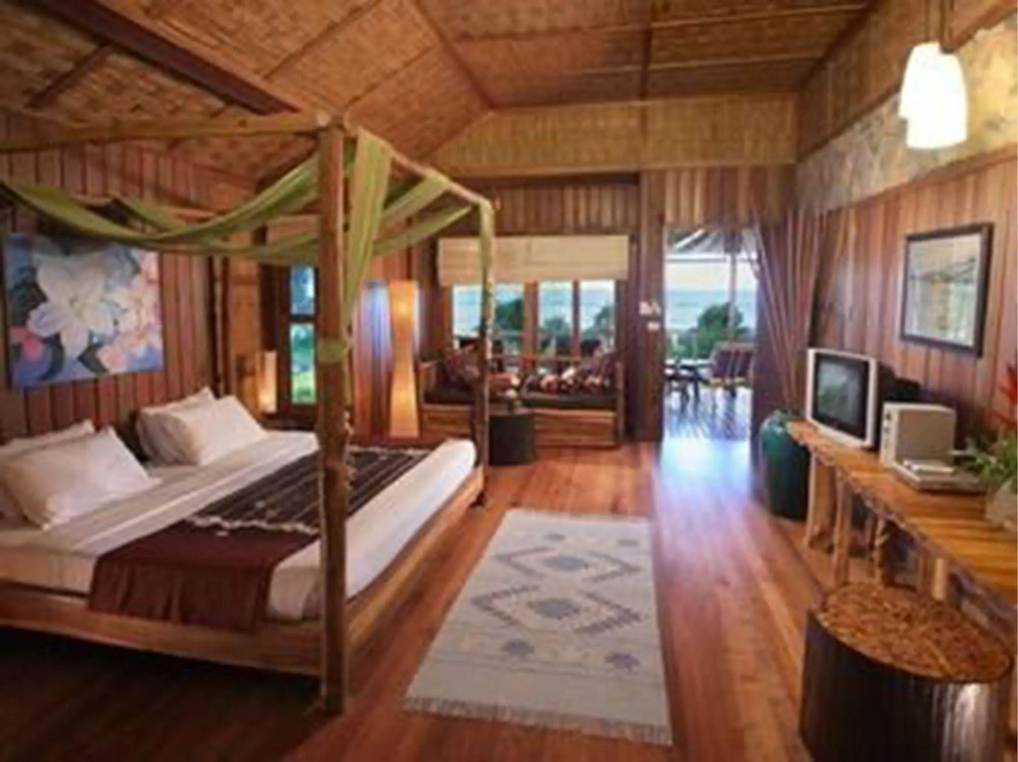 Coral Bay Resort