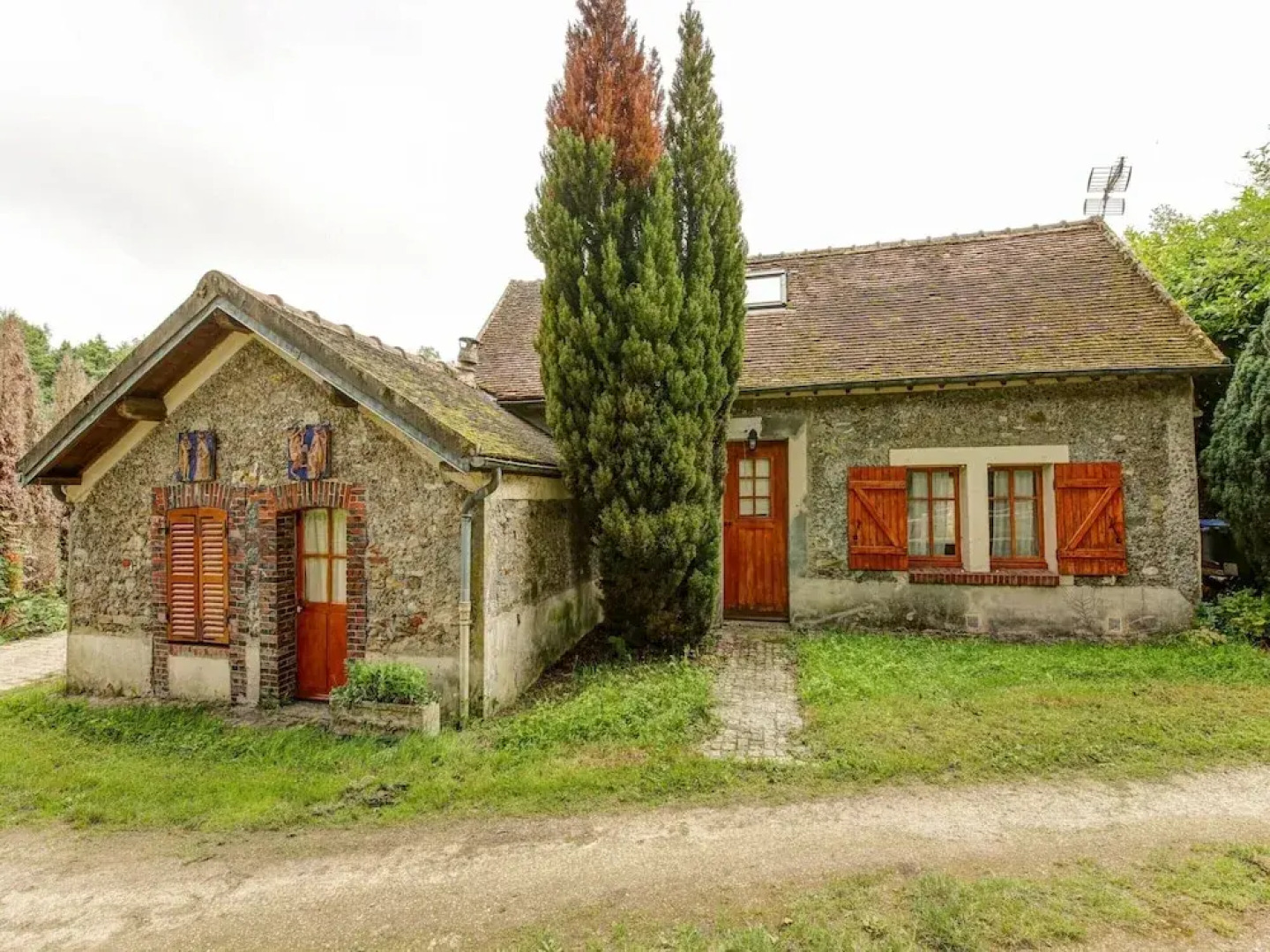 Holiday Home in a Park in Raizeux With Terrace