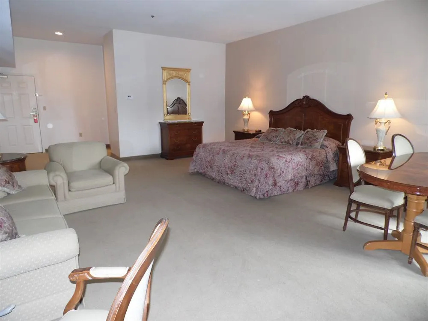 Regalia Hotel & Conference Center