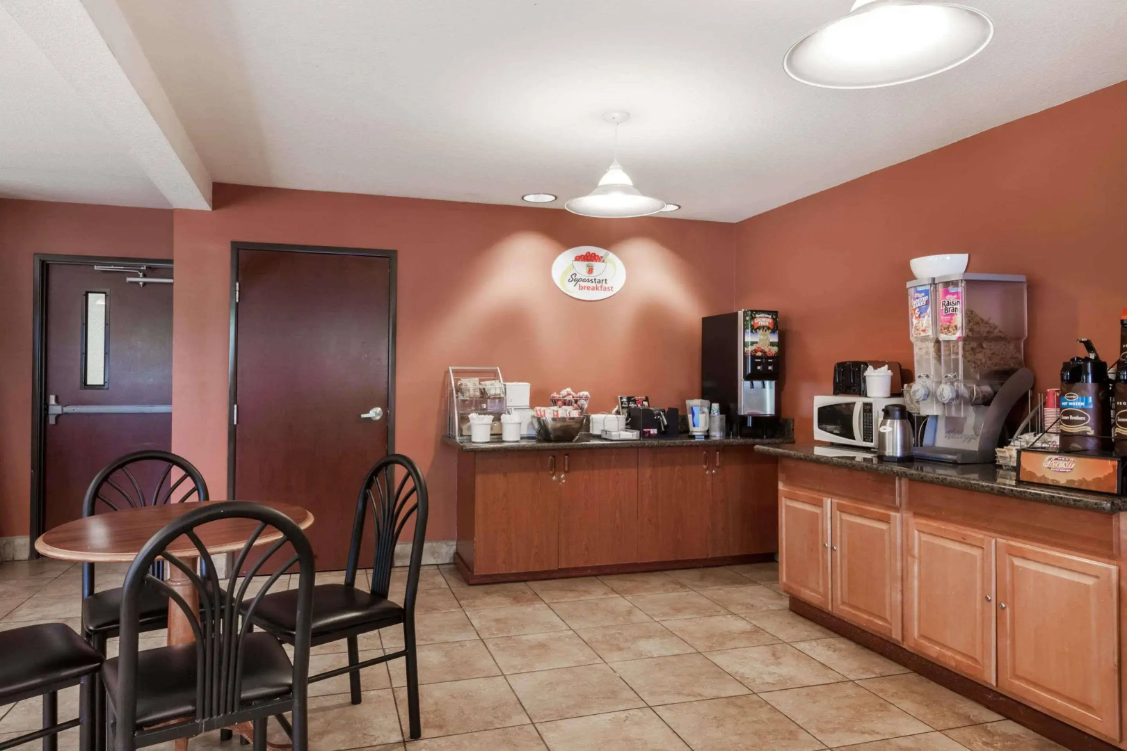 Super 8 By Wyndham Gresham Portland Area OR