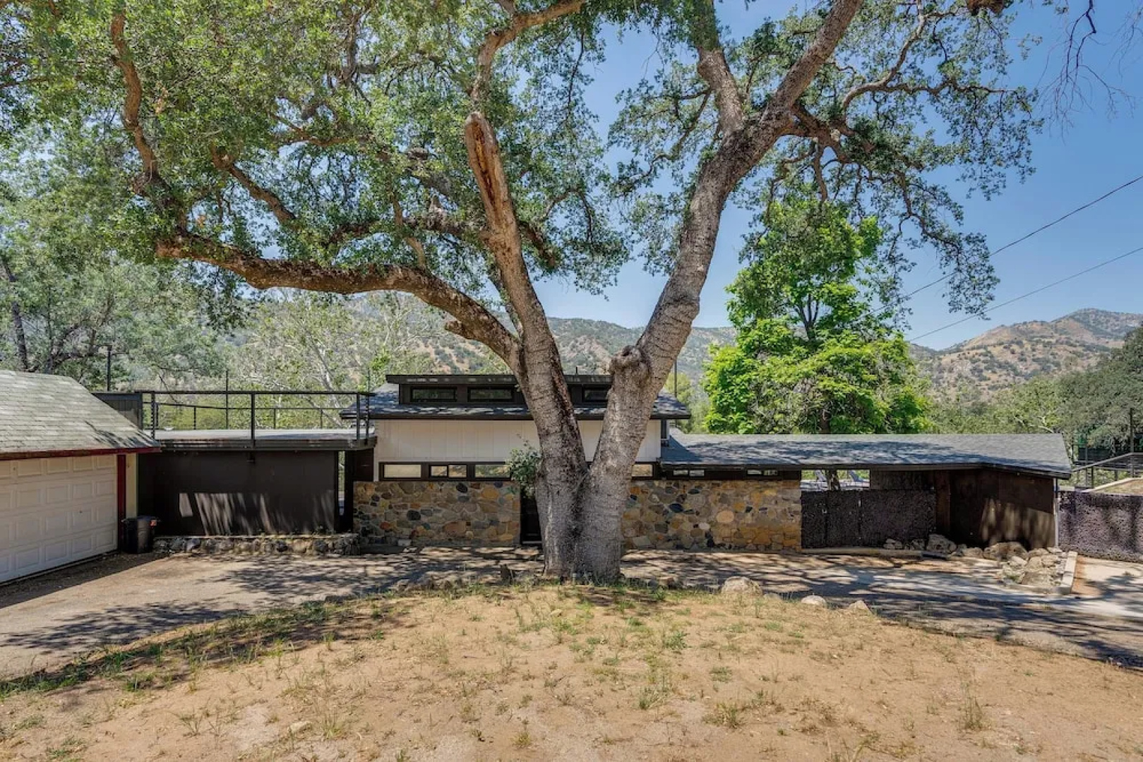 Updated Three Rivers Vacation Rental w/ Gas Grill