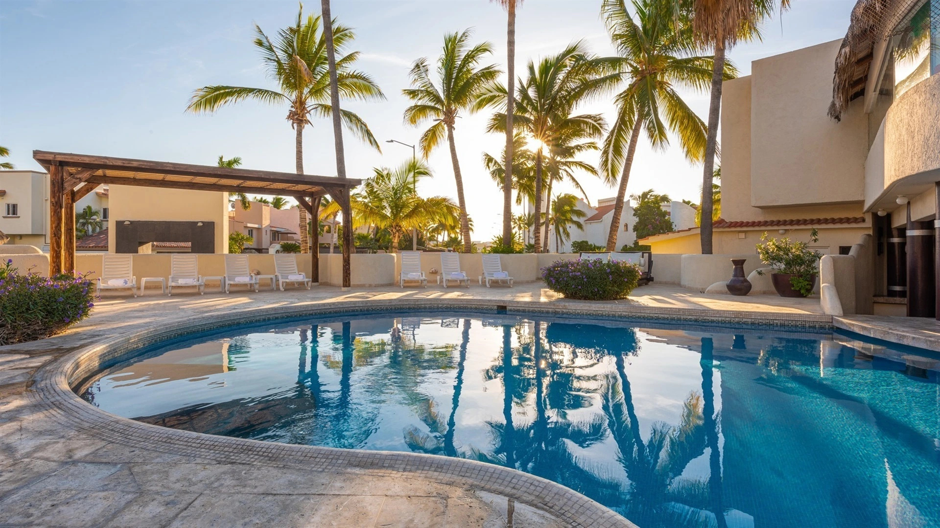 Park Royal Homestay Los Cabos