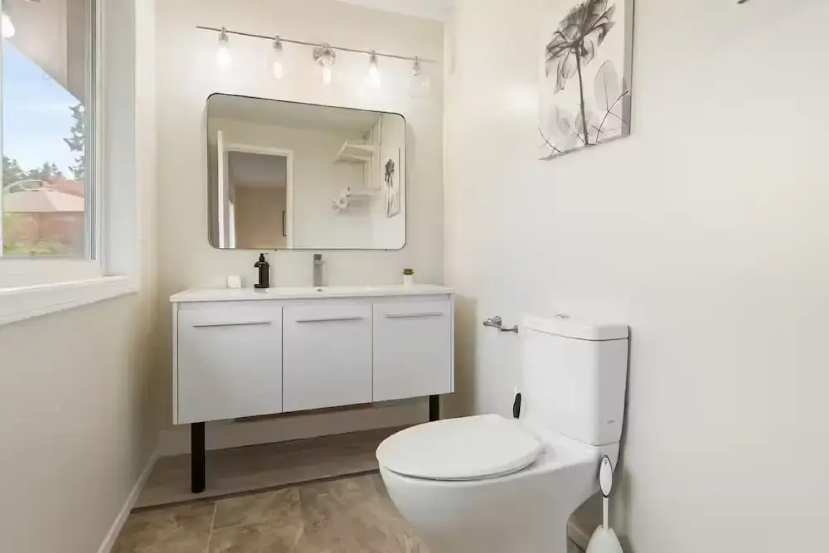 Cozy Bellevue Home for Family/Business Near MS