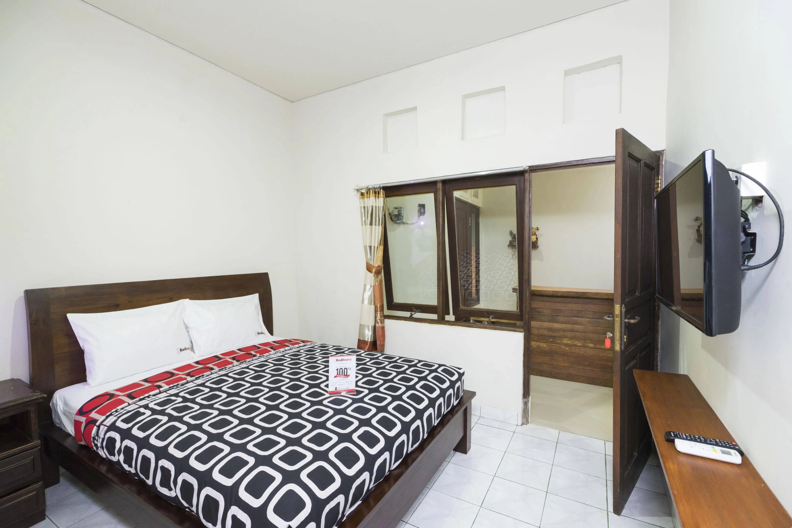 RedDoorz @ Danau Meninjau Sanur