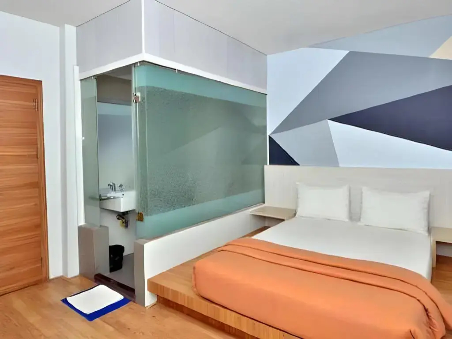 Hip Hope Hotel