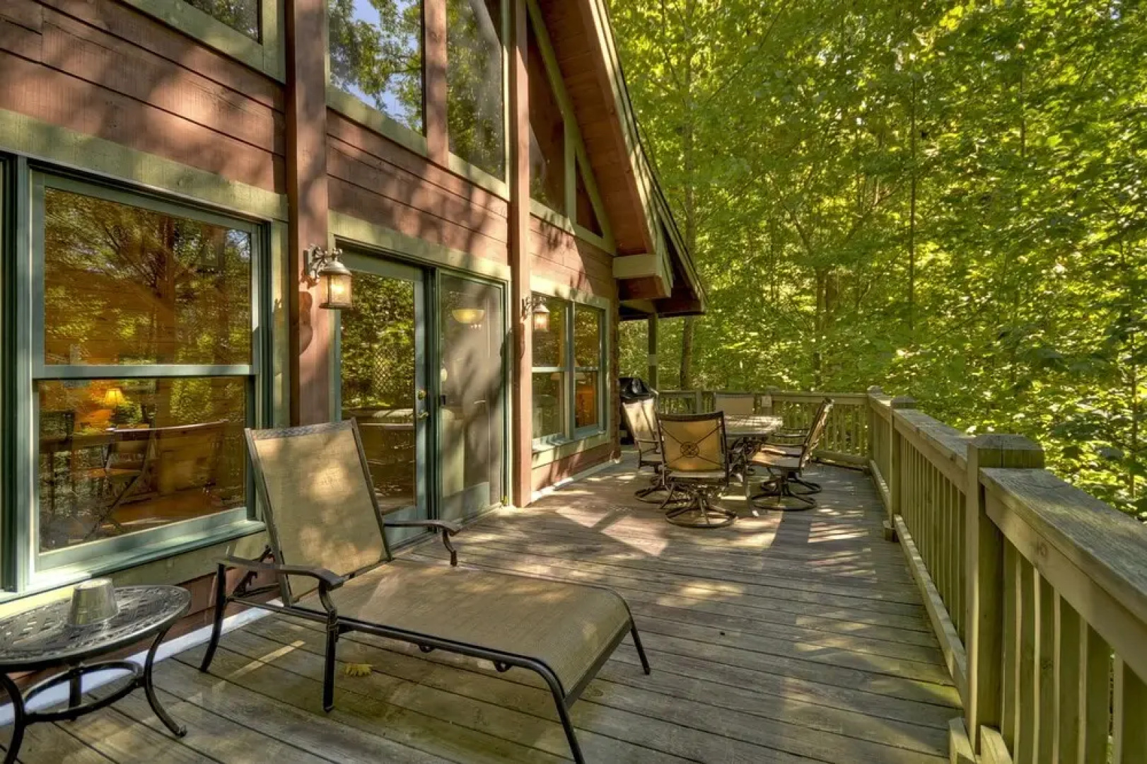 Thunder Falls- Cabin Perched Over 10ft Waterfalls!