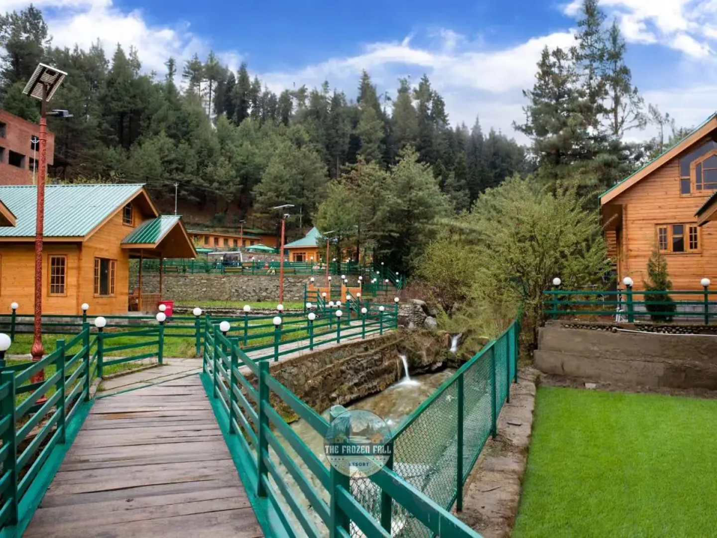 The FrozenFall Resort - Gulmarg