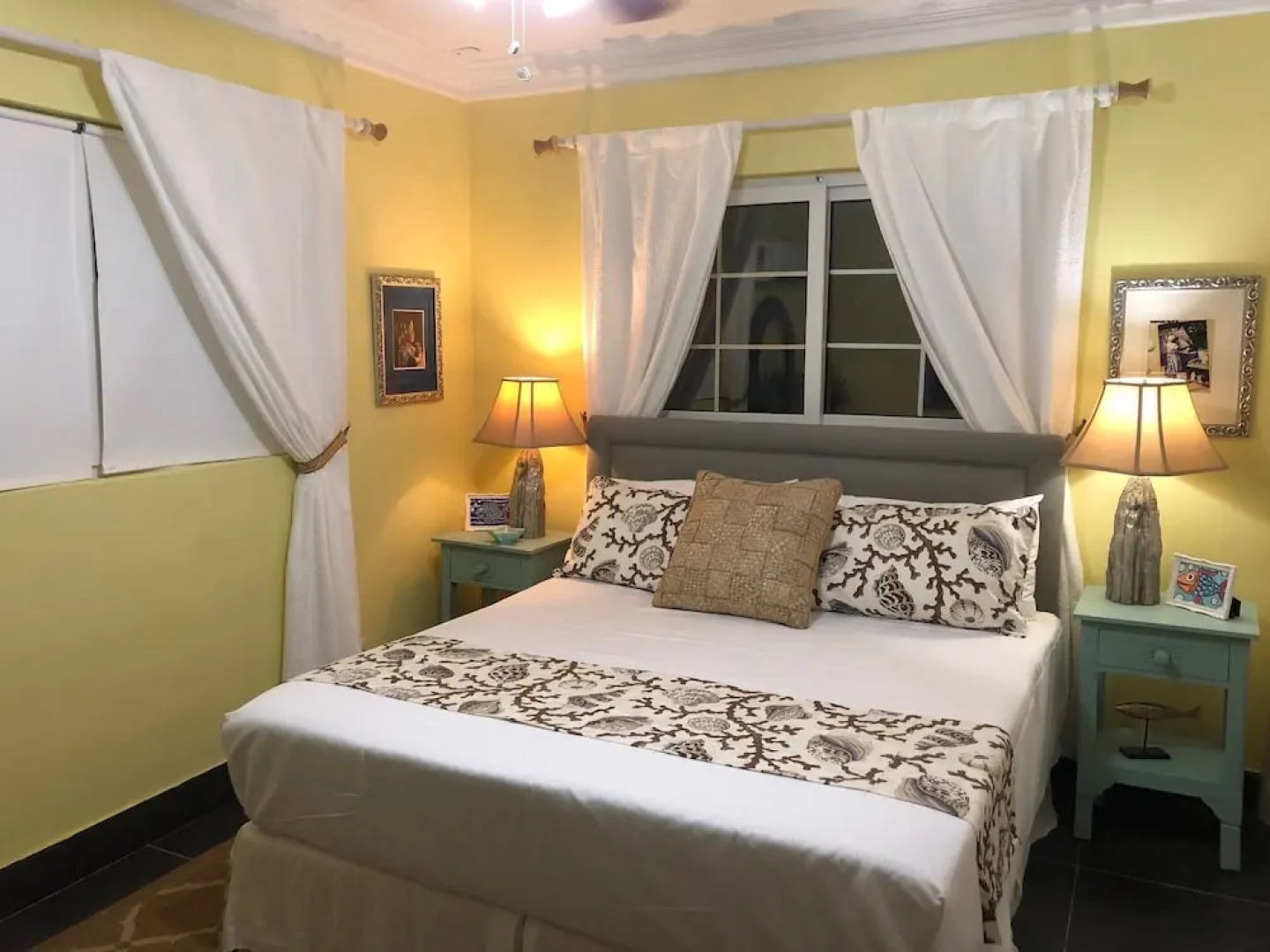 Rollezz Villas Beach Resort