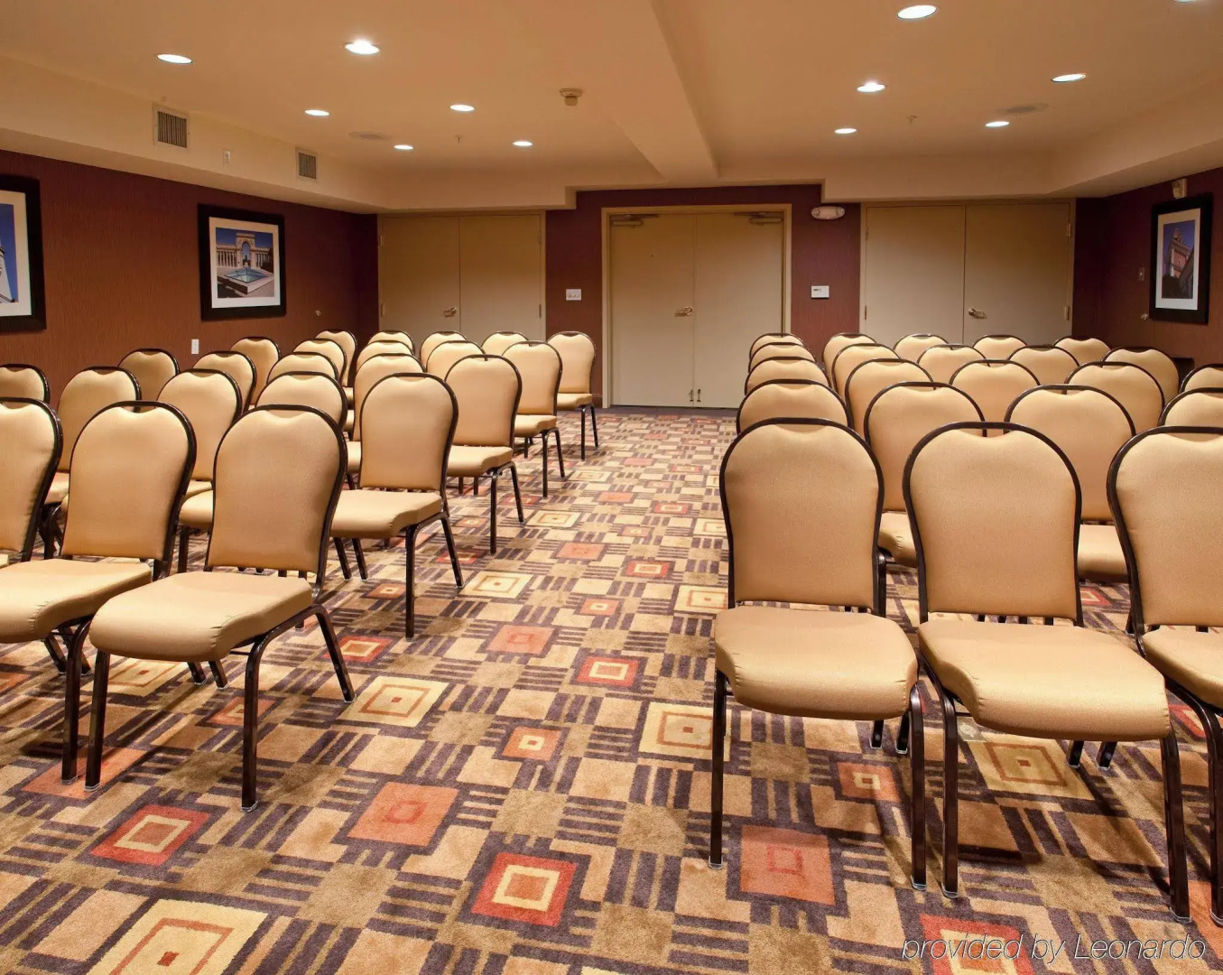 Holiday Inn Express Suites Belmont by IHG