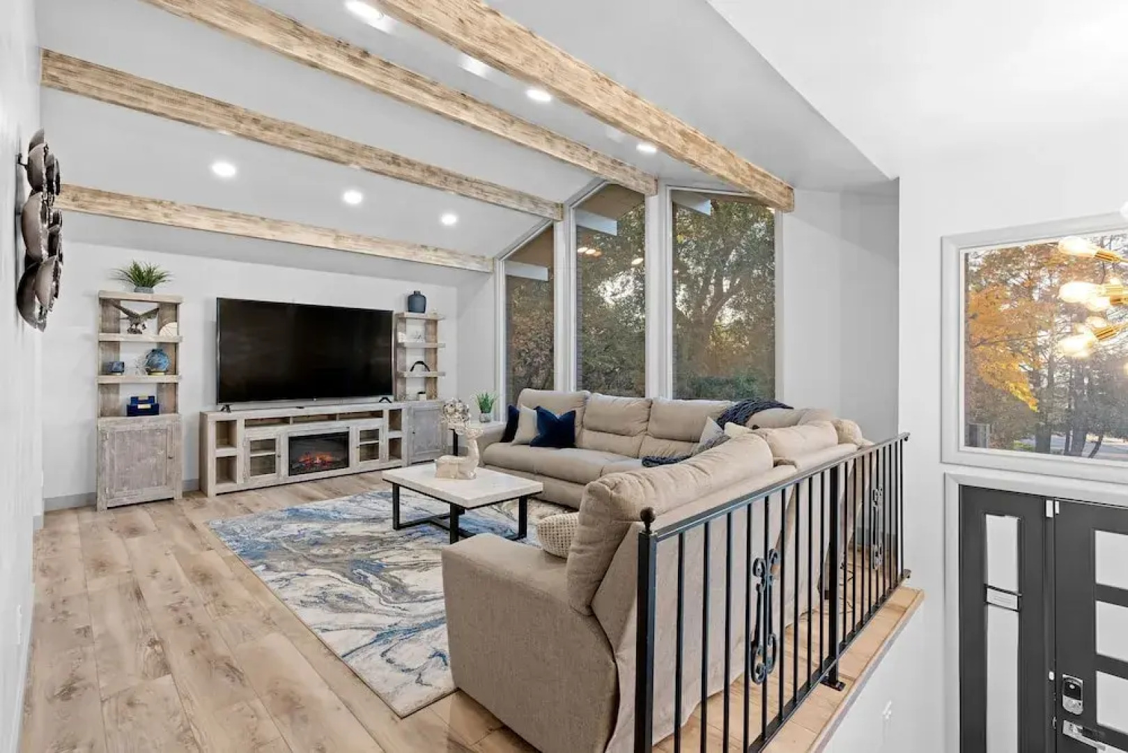 Ski Lover's Paradise: 7br Villa Near Top Resorts 7 Bedroom Home by RedAwning