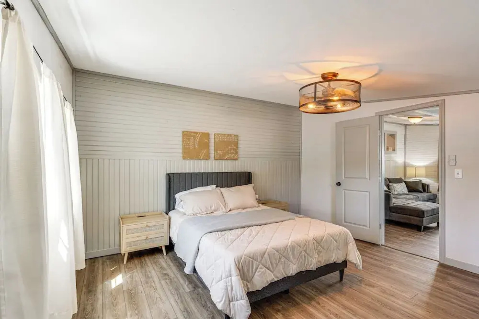 Steps to Water: Lake of the Ozarks Getaway