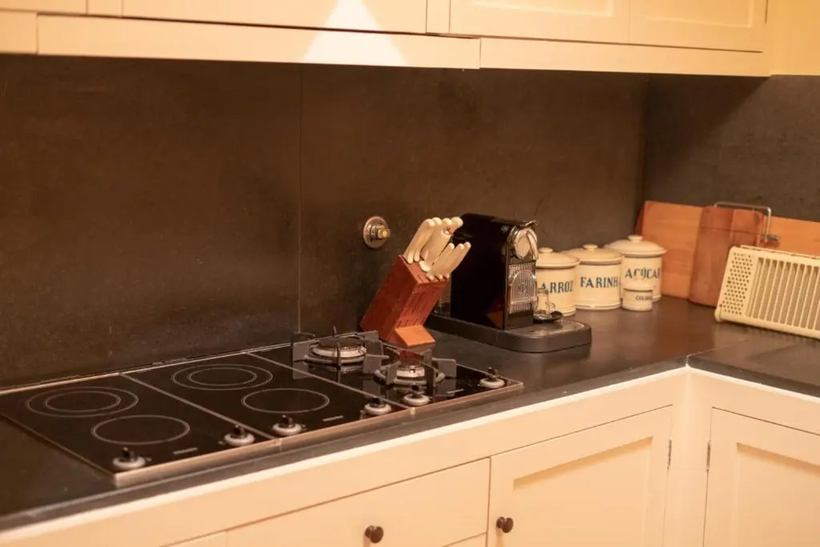 Liiiving in Moledo Historical Pool Villa