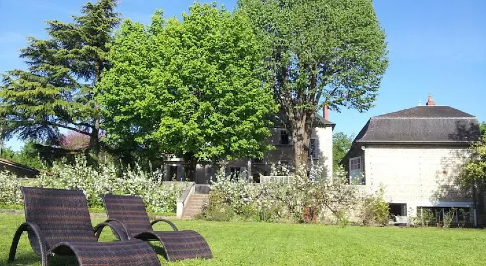 Chambres dHôtes Côté Parc-Côté Jardin