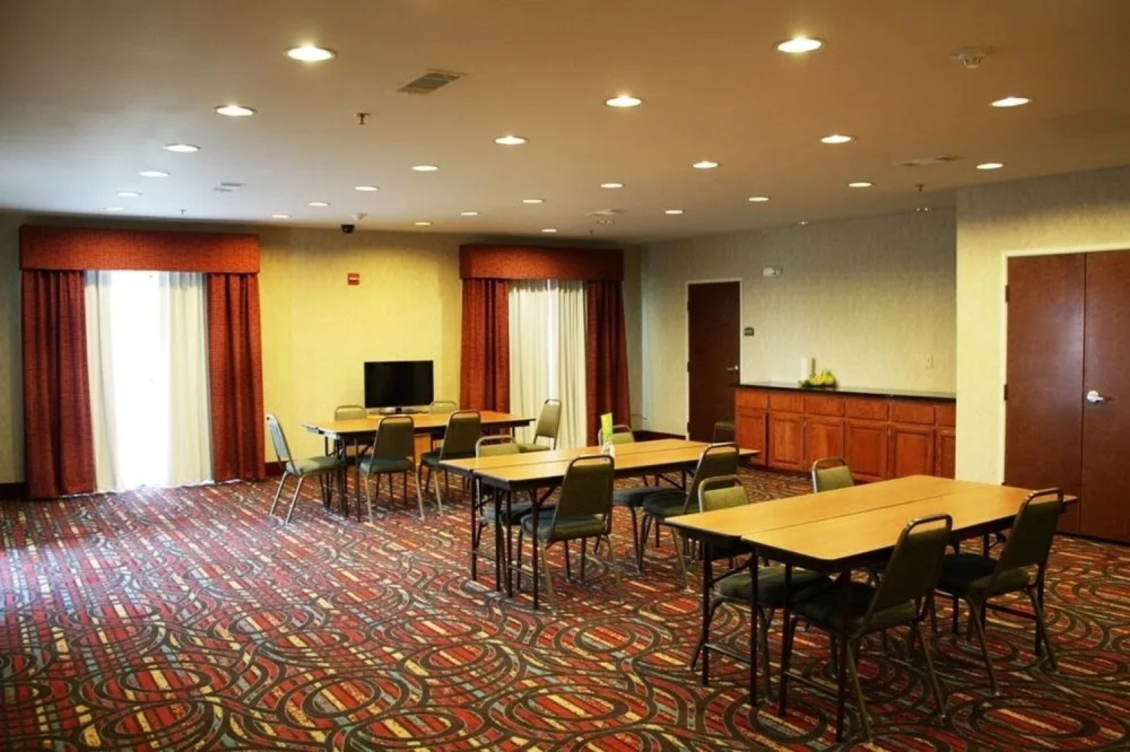 Holiday Inn Express Hotel & Suites Lonoke I-40 (Exit 175)