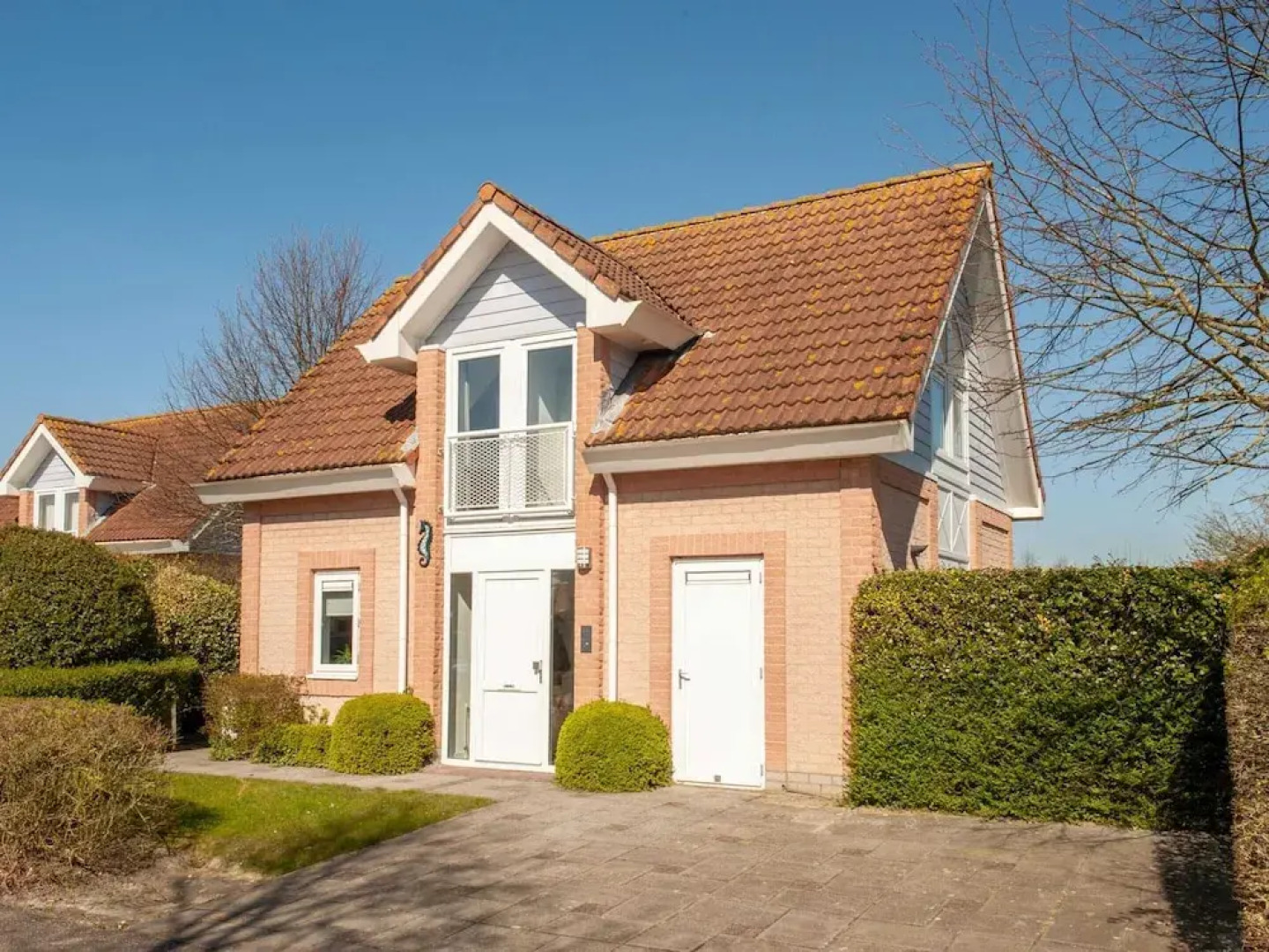 Comfortable Villa With Combi-microwave, Near the Beach