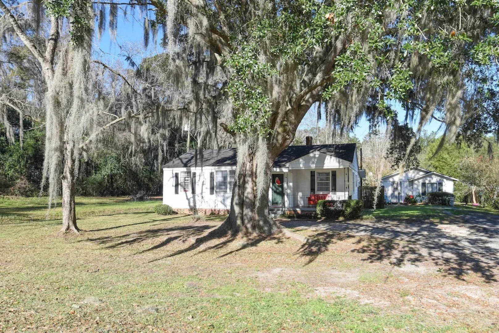 Summertime Pet-friendly 30 min Savannah