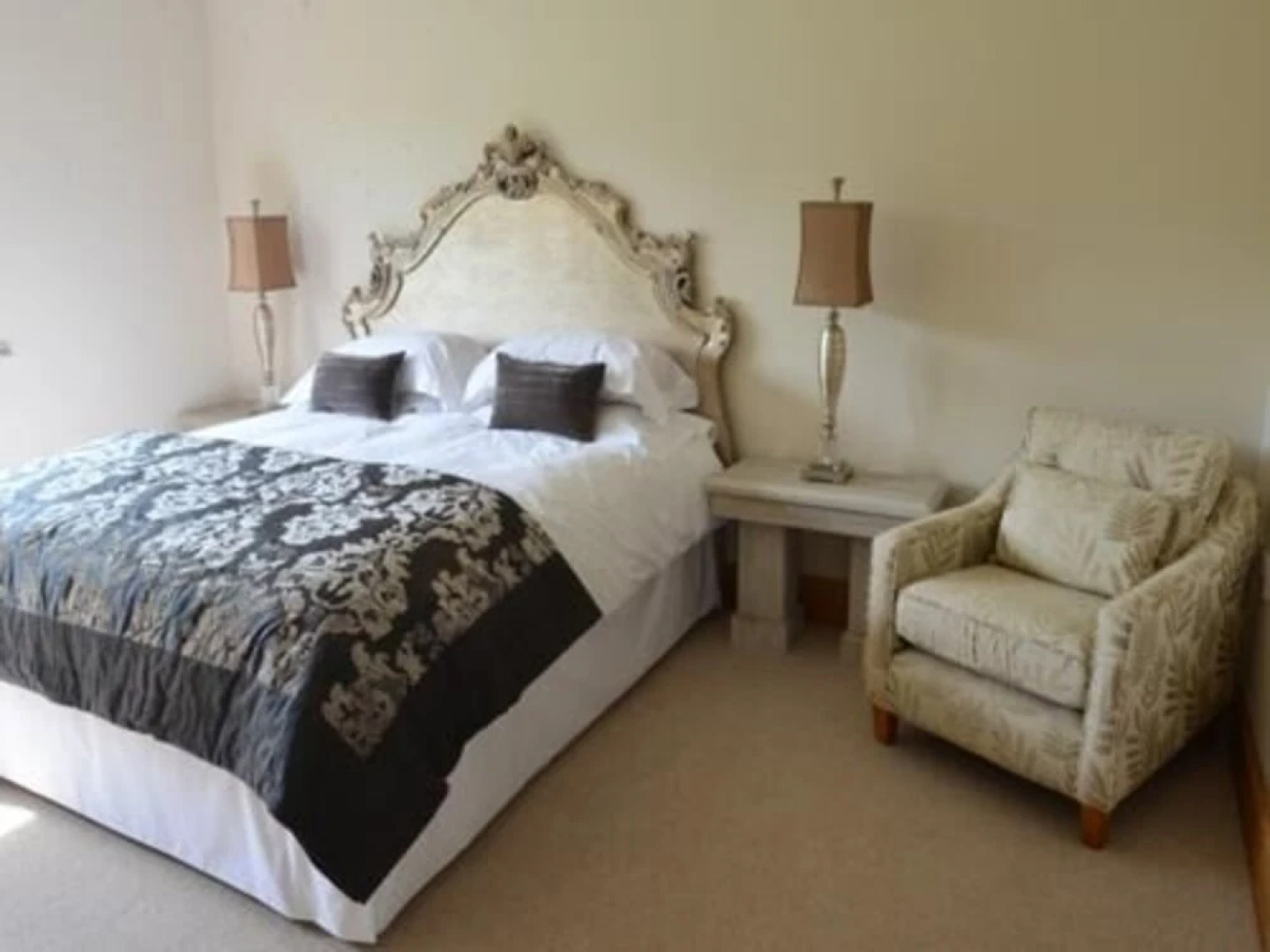 Llwyn Helyg Country House