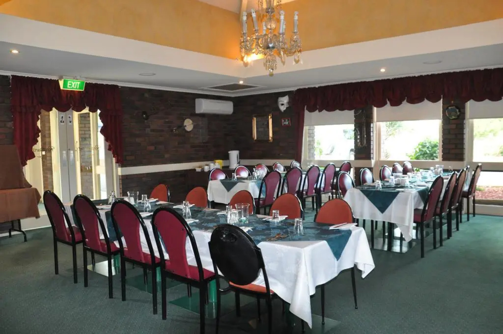 Parkview Motor Inn Parkes