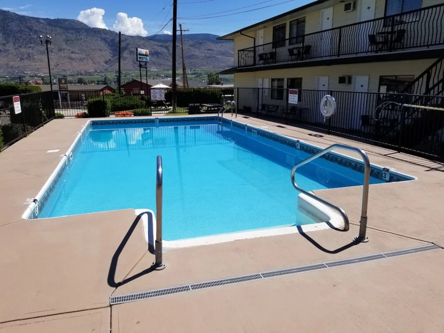 Osoyoos Lakeview Inn & Suites