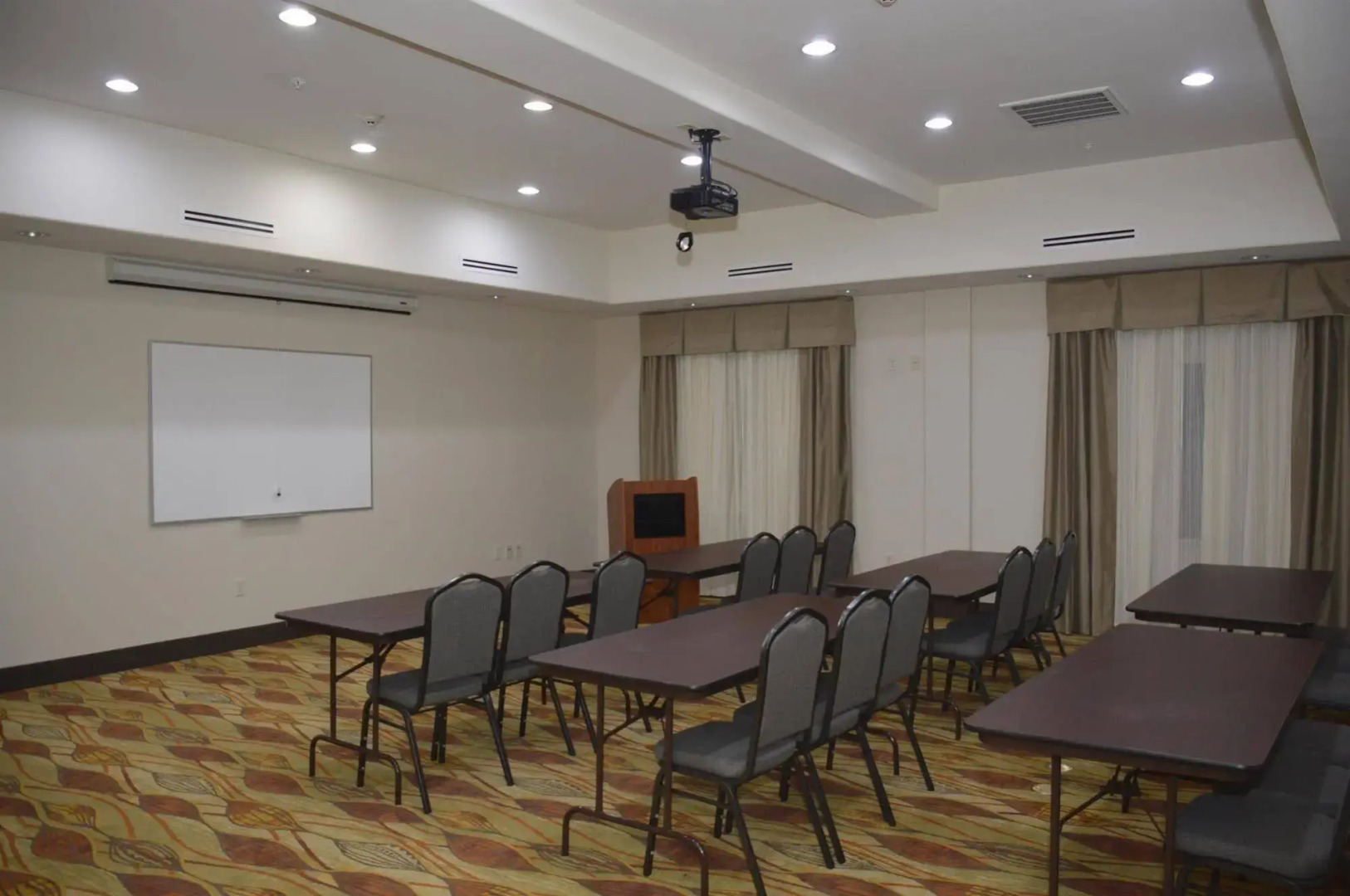 Best Western Plus Spring Inn & Suites