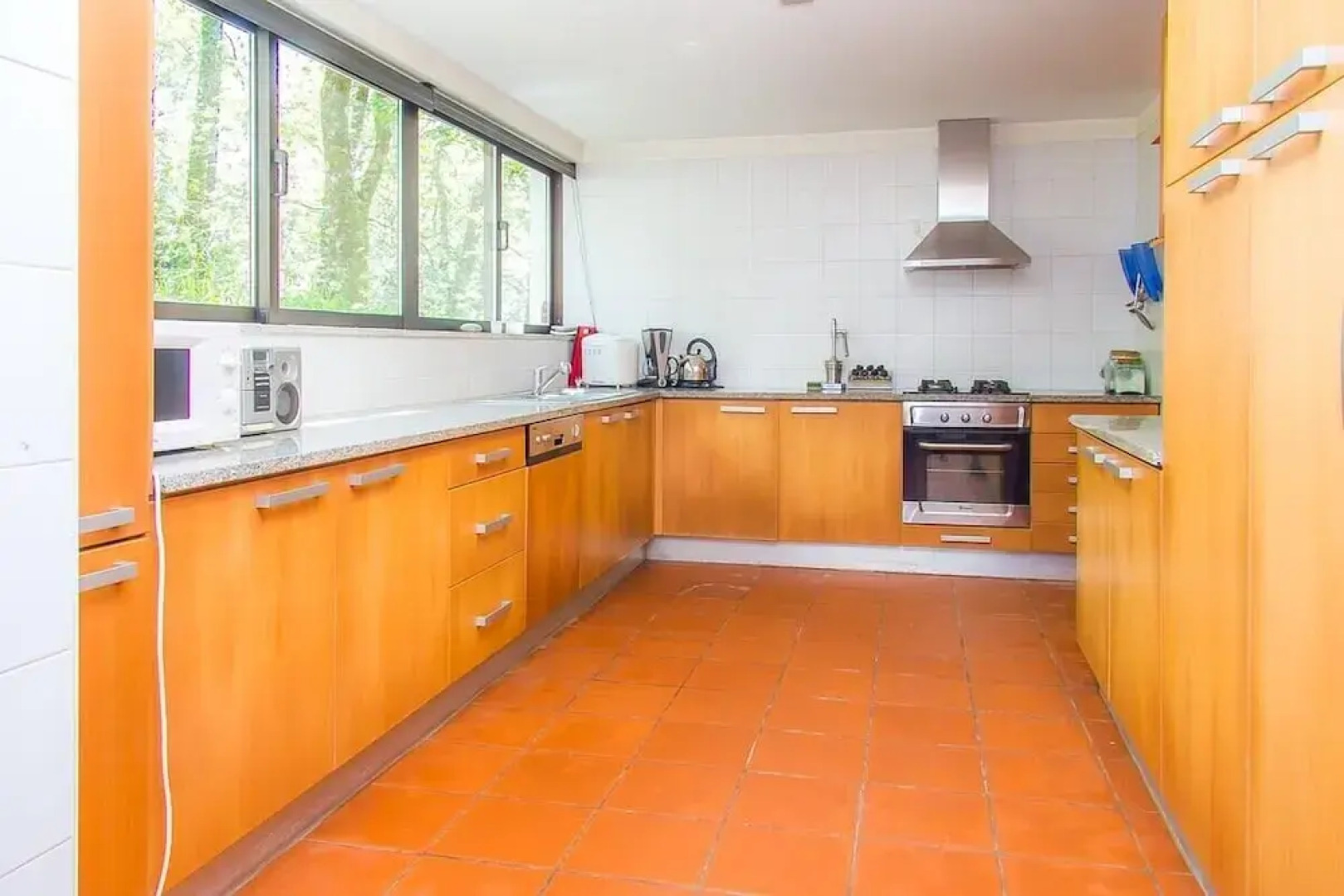 Liiiving in Caminha Oak Tree Chill House