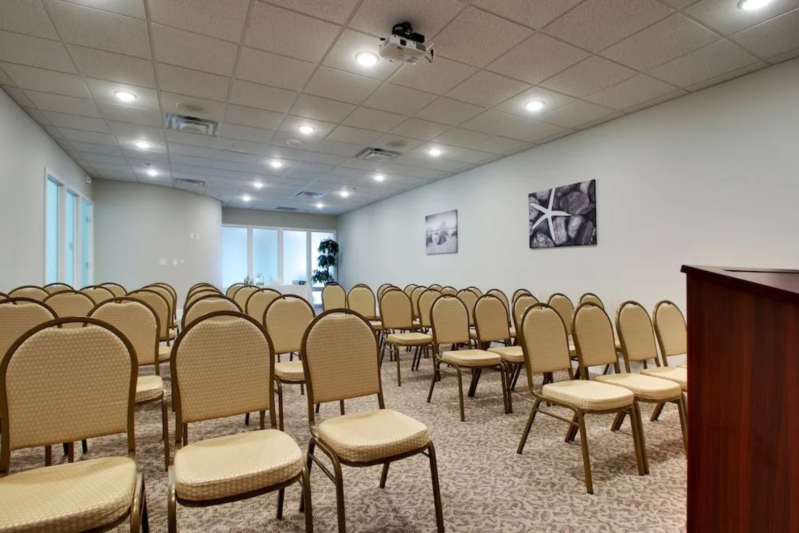 Islander Hotel & Resort