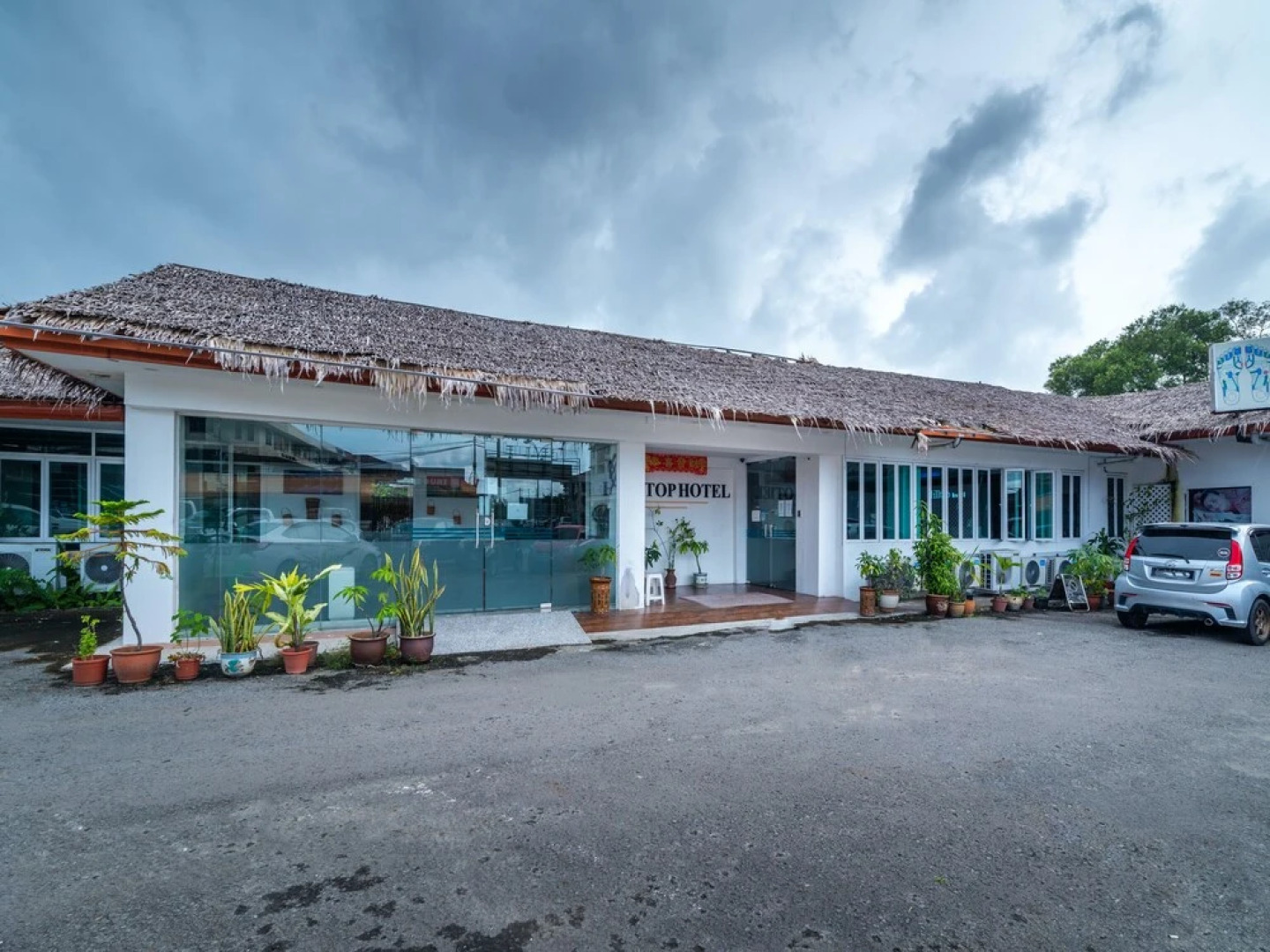 Hilltop Hotel by OYO Rooms